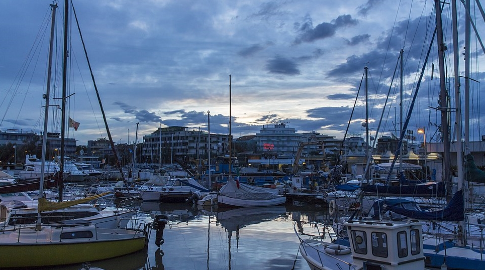 images/Riccione_portoWEB.jpg